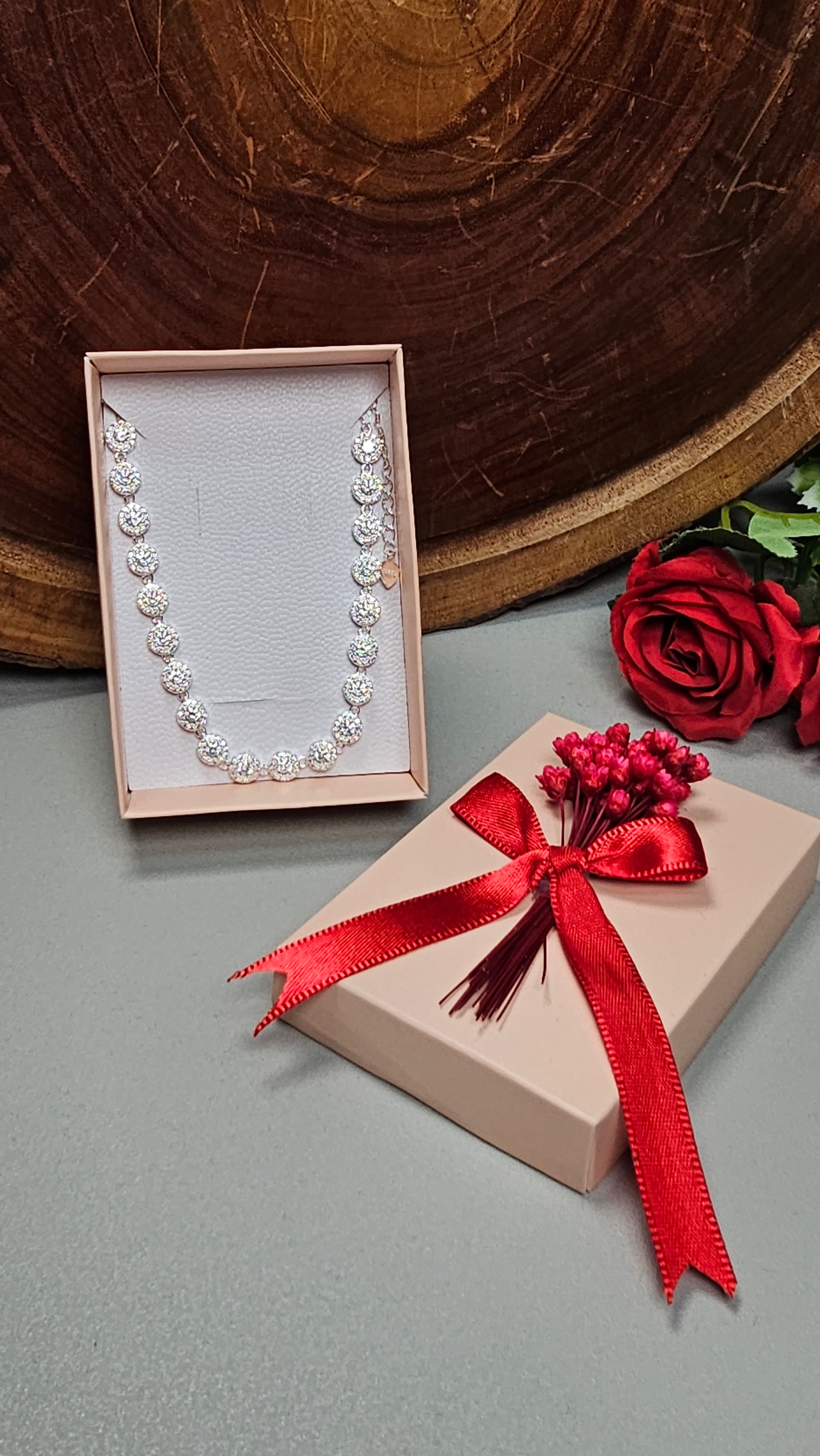 PRESENTE PULSEIRA COM PEDRAS REDONDAS CRAVEJAS