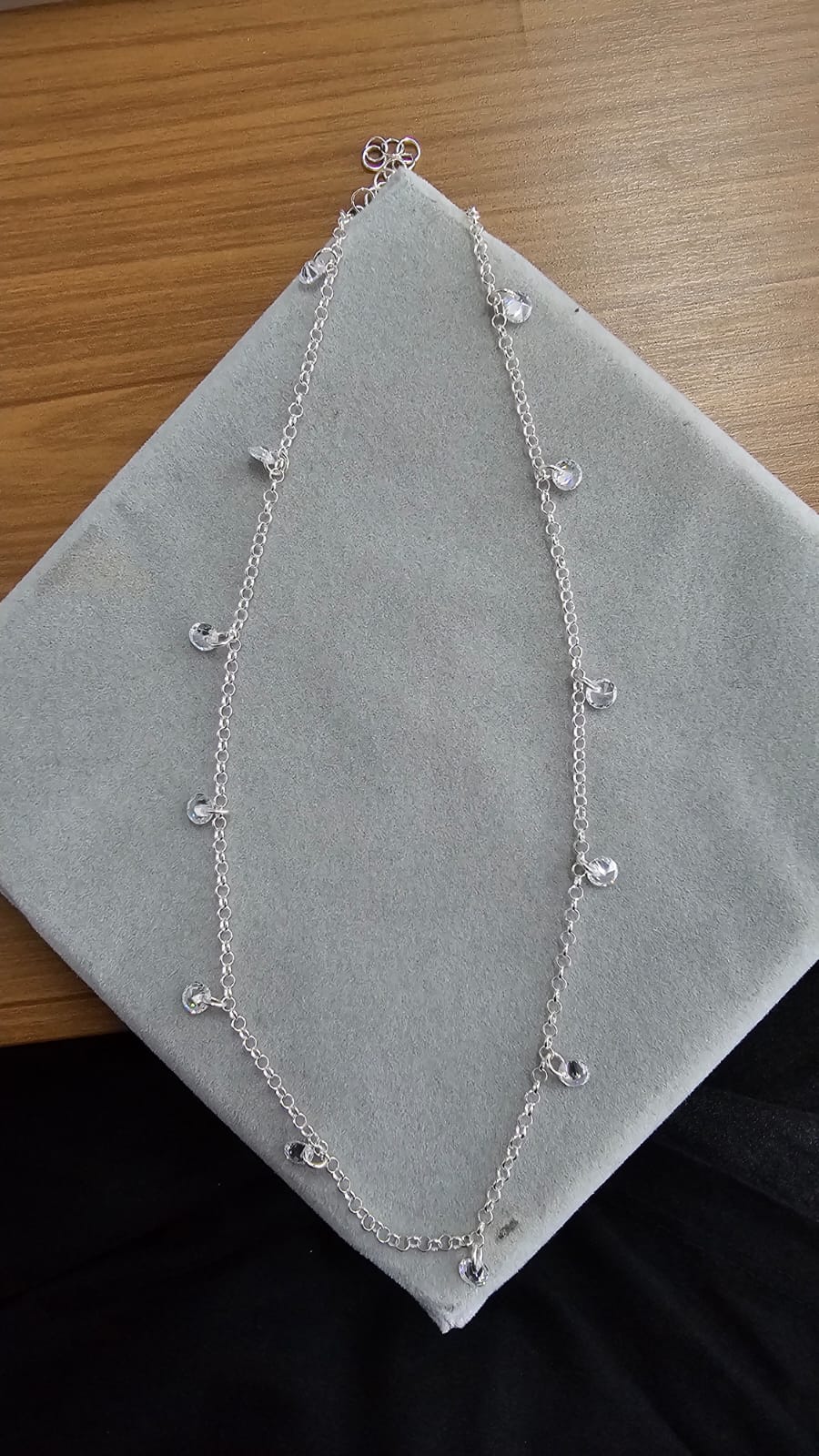 CHOKER COM DOZE PEDRAS