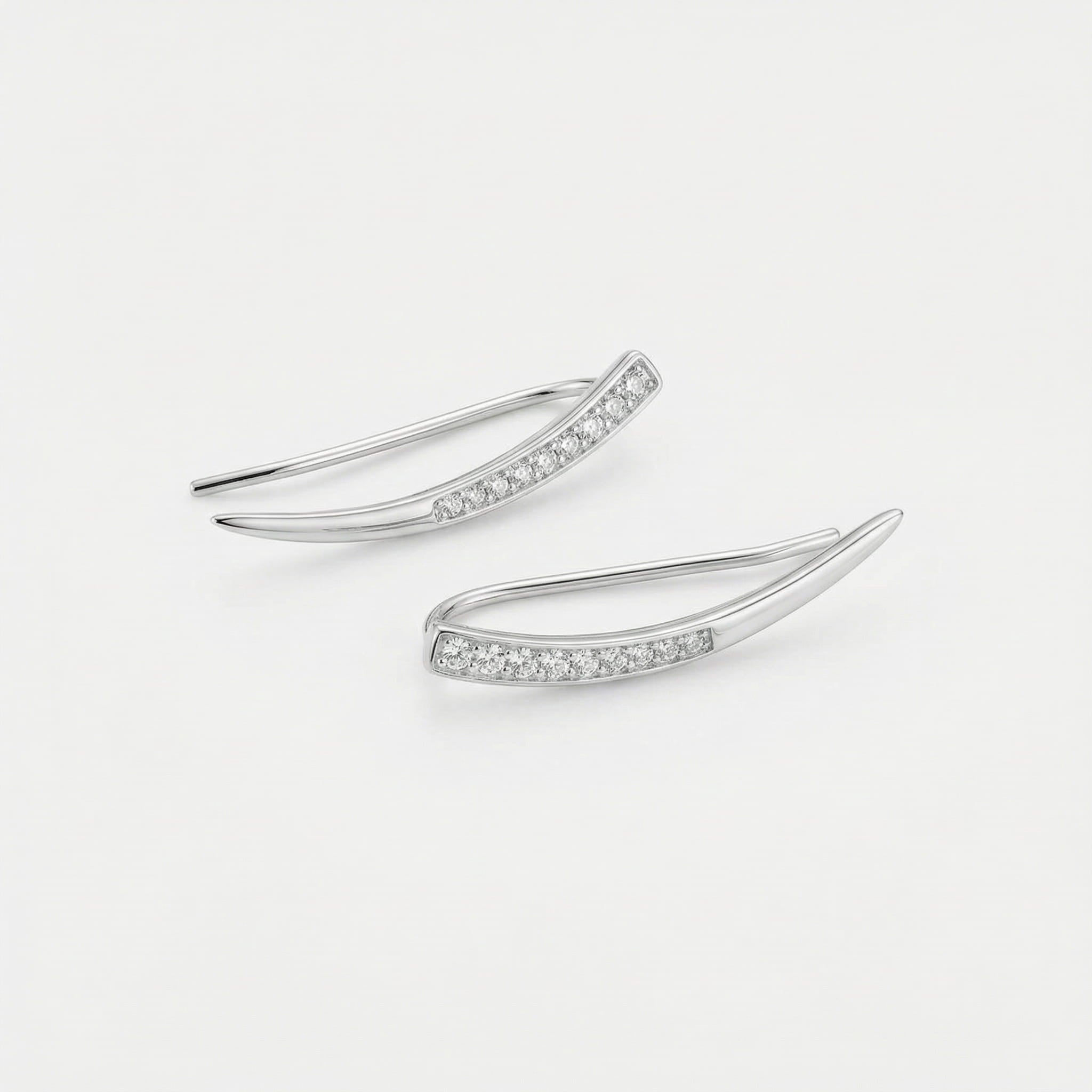 BRINCO EAR CUFF CRAVEJADO