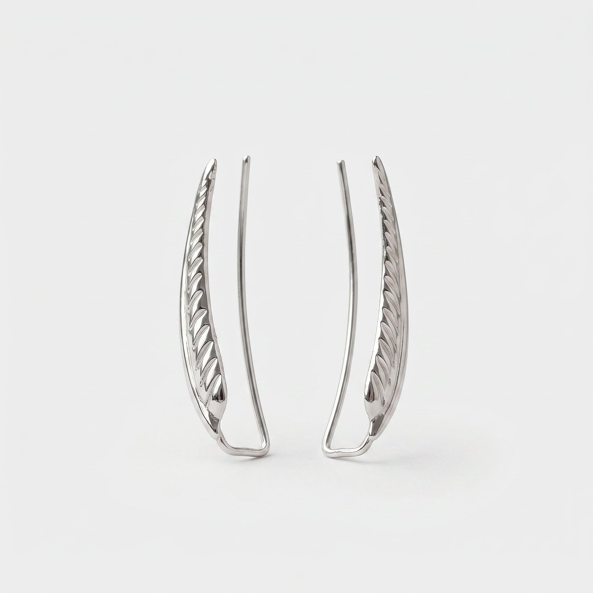BRINCO EAR CUFF PENA TRABALHADA