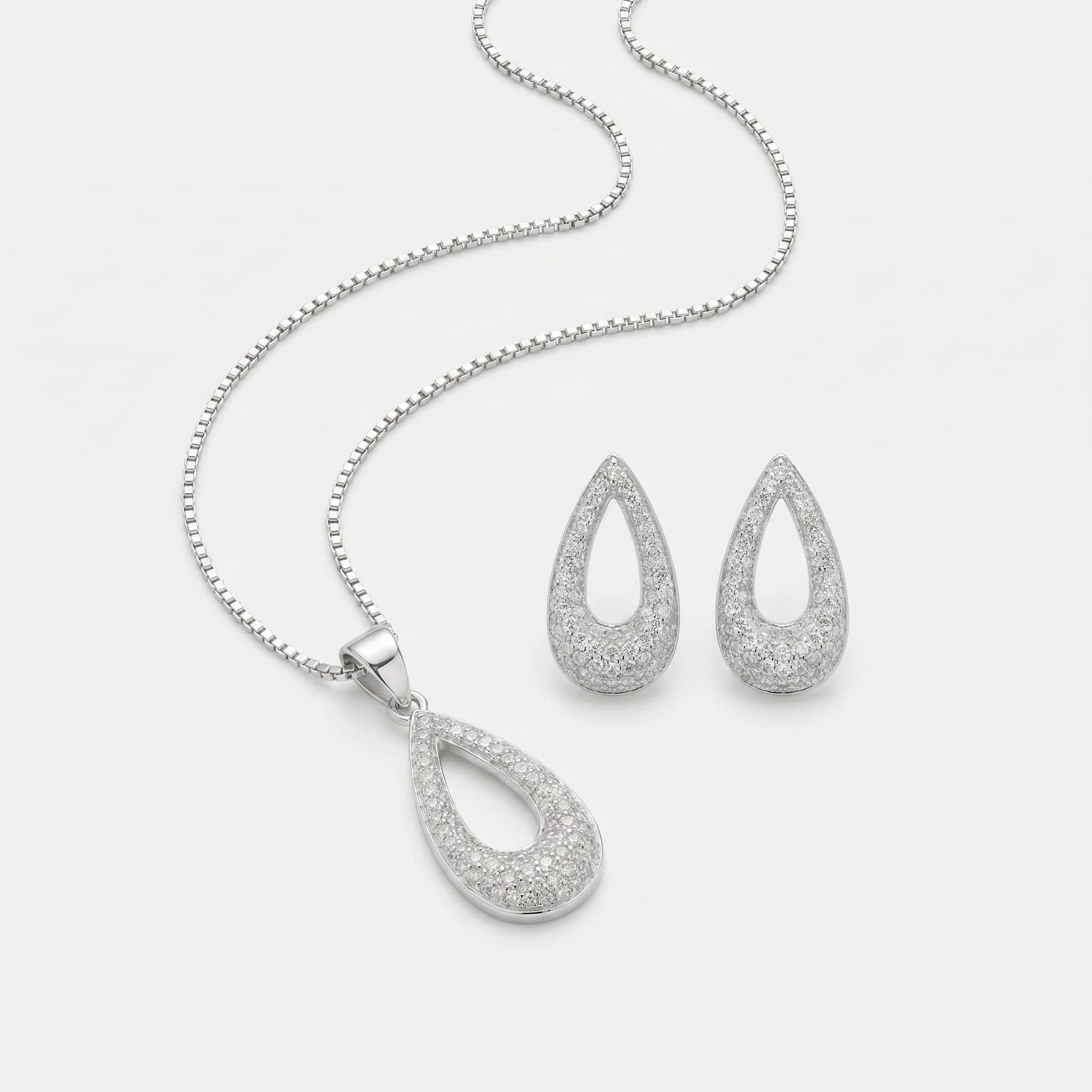 CONJUNTO GOTA VAZADO CRAVEJADO